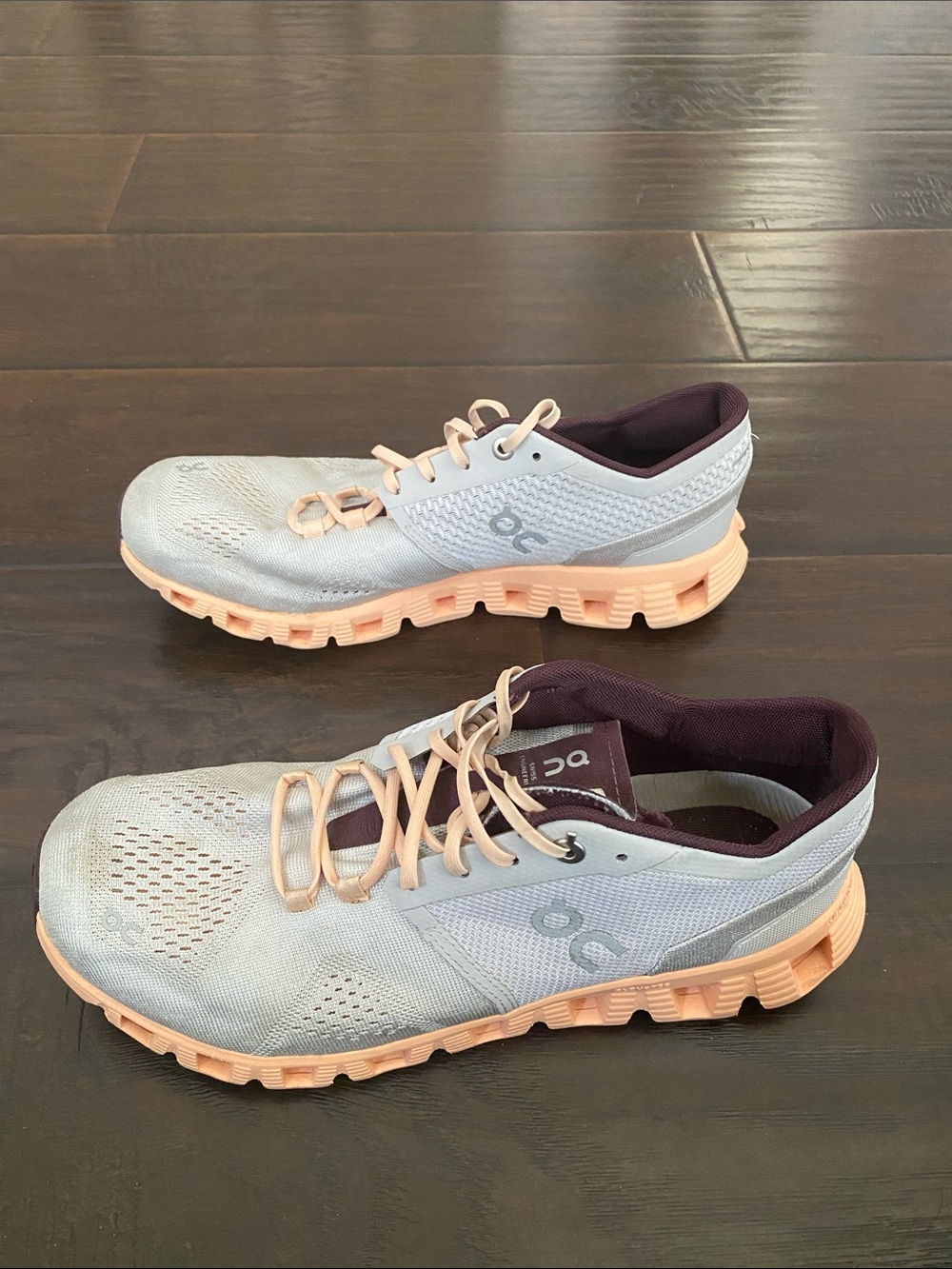 On Cloud Helion Cloudtec lace up sneakers women’s size 9.5